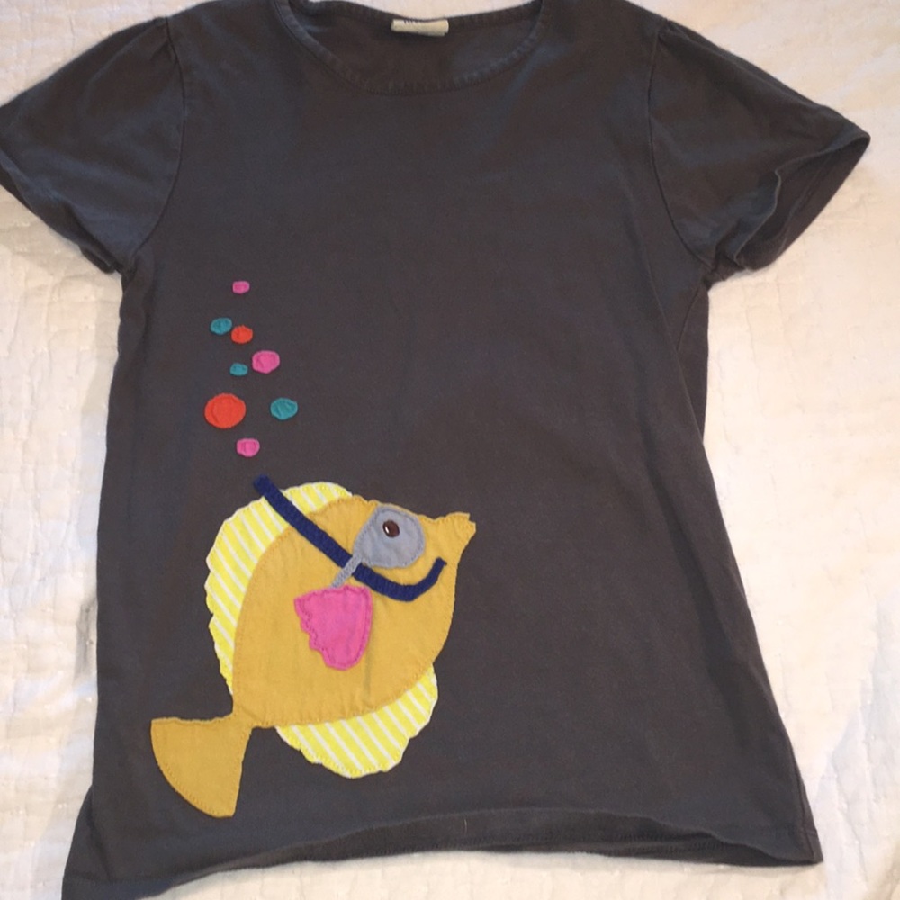 Mini Boden adorable appliqué fish w/ bubbles!